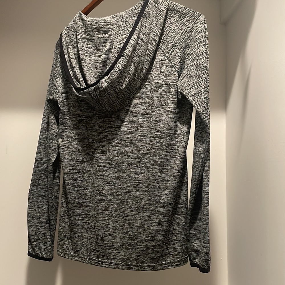 Under armor pullover - Picture 5 of 5
